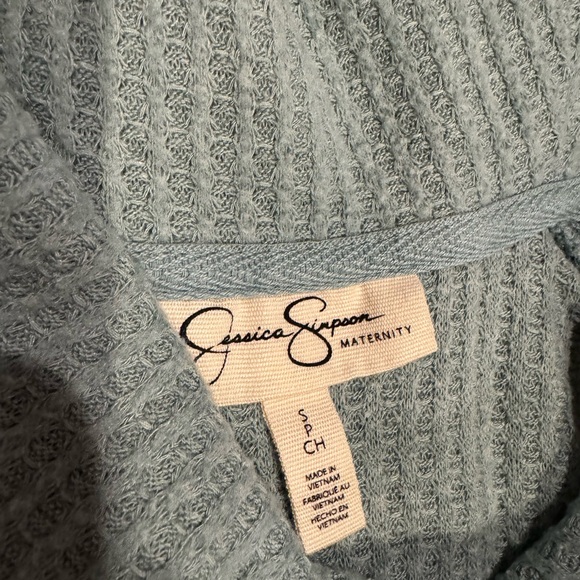 Cowl neck waffle knit maternity top size small - Picture 3 of 6